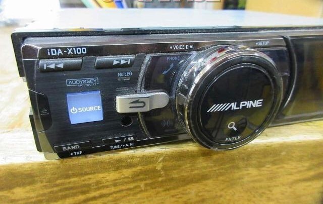 ALPINE iDA-X100 Digital Media Reciever Deck Car Audio Head Unit