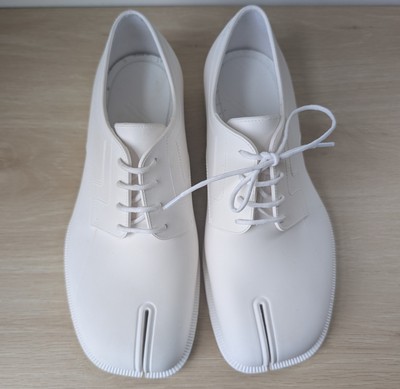 MAISON MARGIELA Men's White Rubber Tabi Derby Loafers US 7 (EU 40