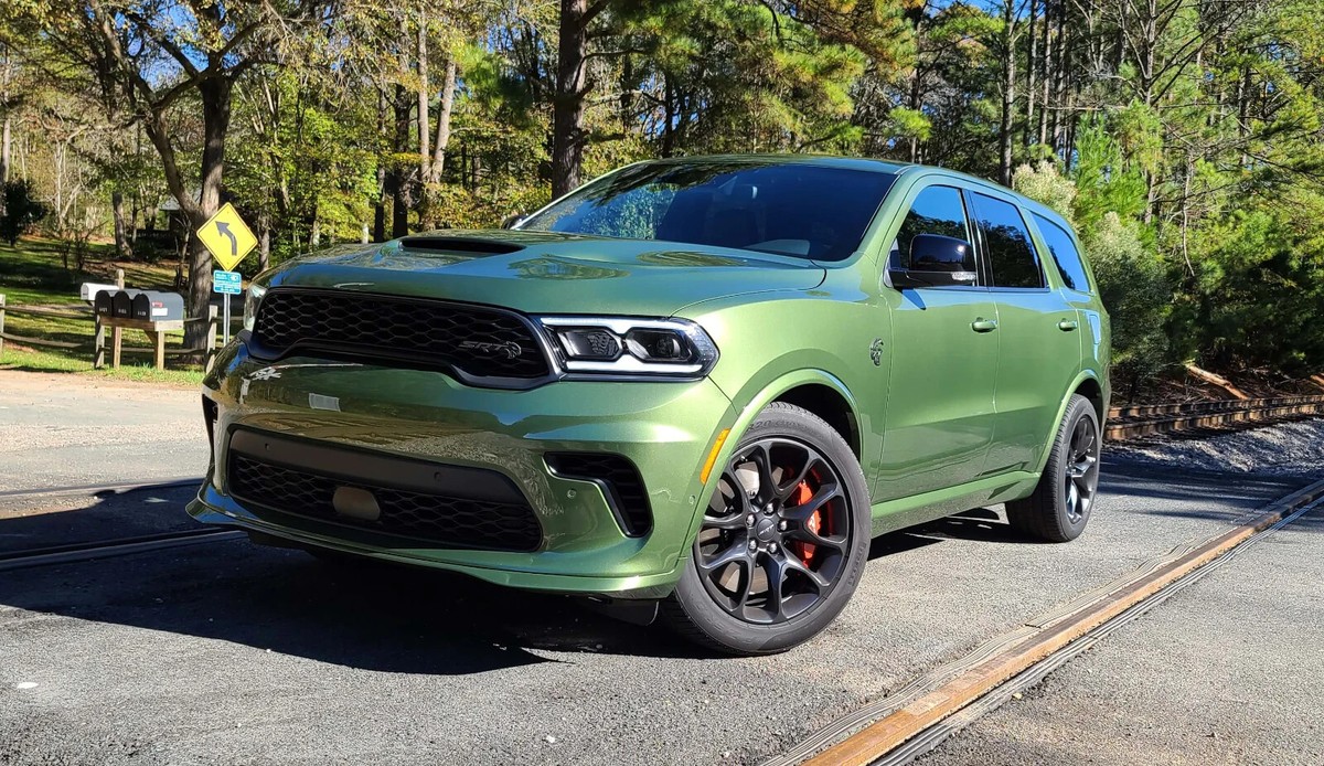 Touch Up Paint for Dodge / Jeep vehicles with paint code PFQ, F8
