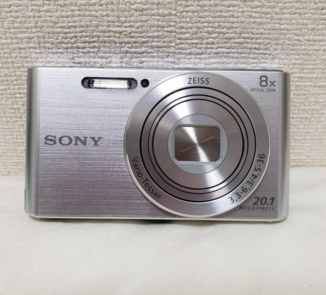 ソニー DSCW830 20.1 MP デジタルカメラ 2.7インチLCD搭載 (シルバー