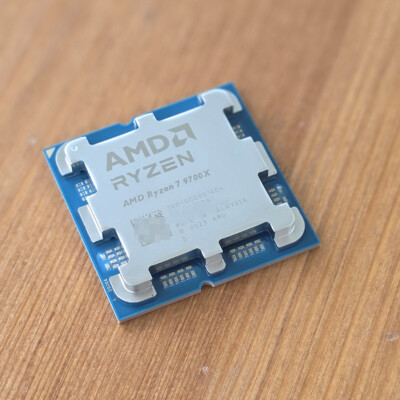 New AMD Ryzen 7 9700X 8-Core 16-T 3.8GHz AM5 Desktop Processor CPU