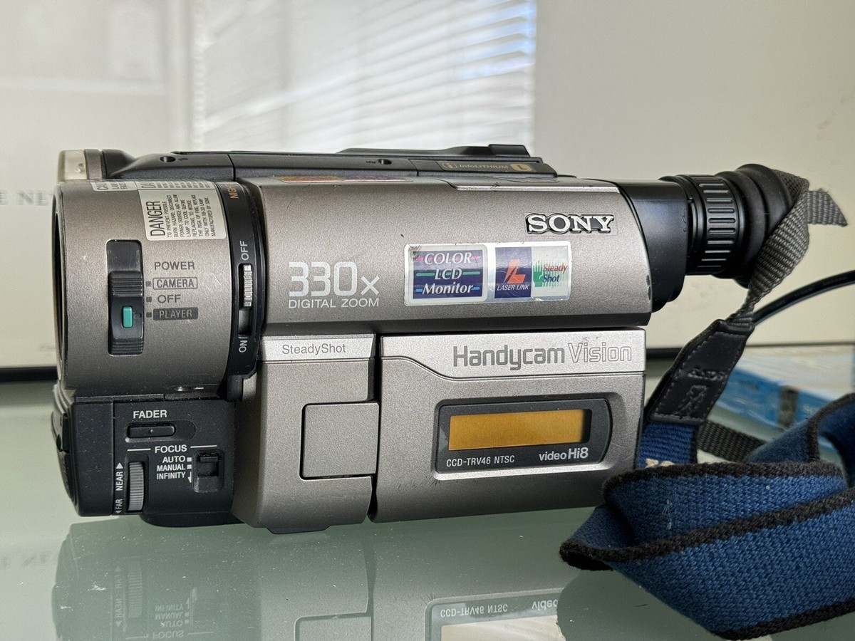 SONY HANDYCAM CCD-TRV46 CAMCORDER HI-8 VIDEO-8 VIDEO CAMERA