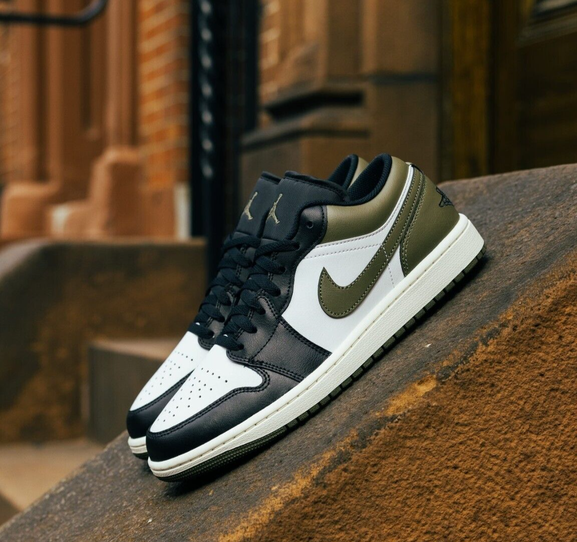 Nike Air Jordan 1 Low Black Toe Medium Olive 553558-092 Men's Size