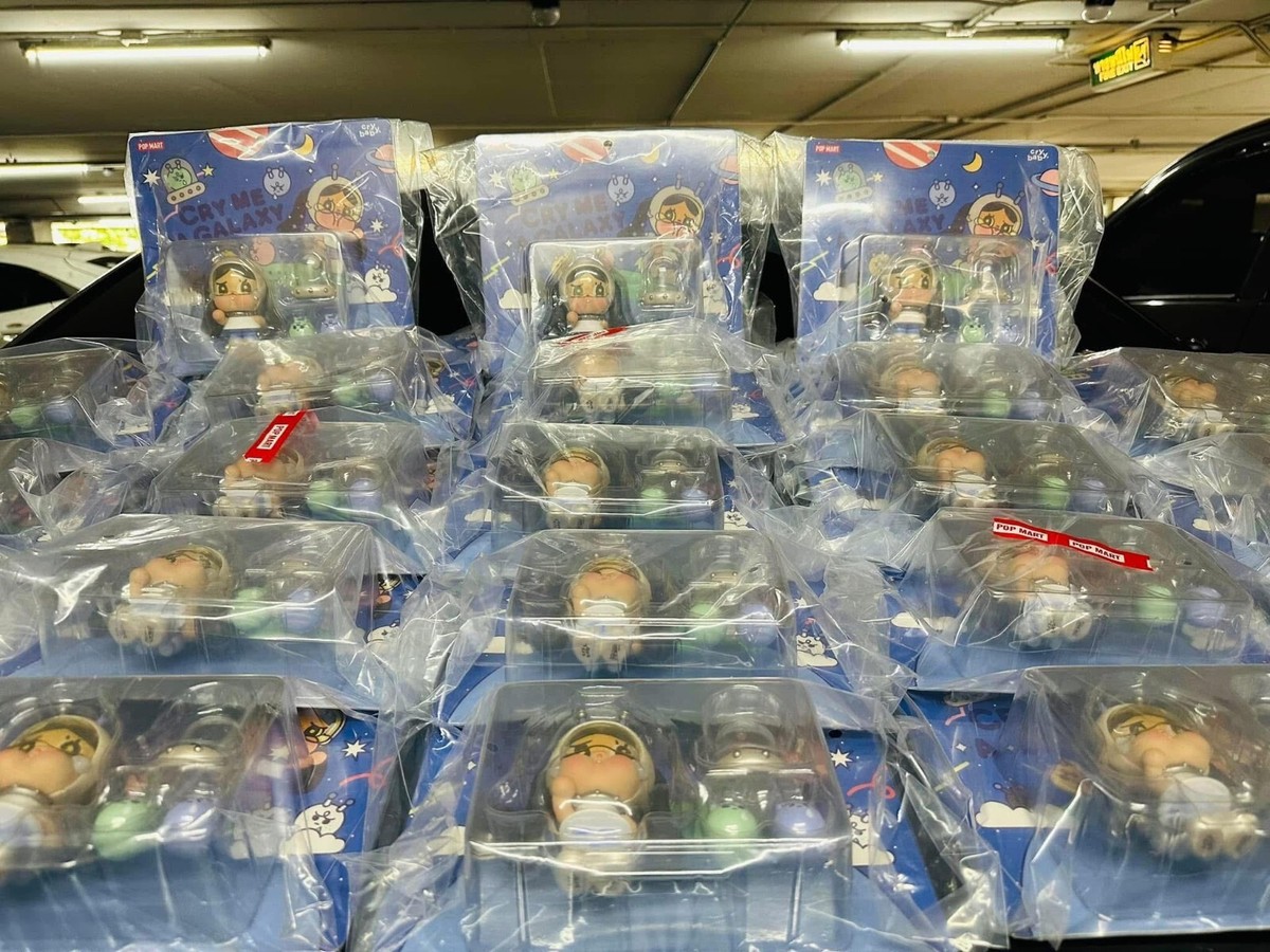 AUTHENTIC) CRYBABY CRY ME A GALAXY FIGURE THAILAND EXCLUSIVE BRAND