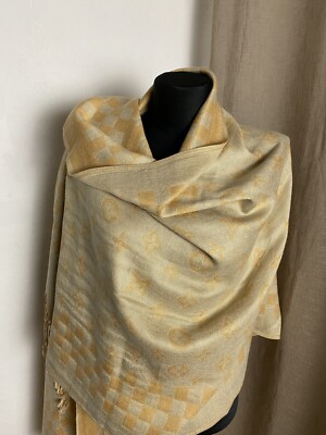 Louis Vuitton シルクスカーフ クリーム・ゴールド Louis Vuitton gold
