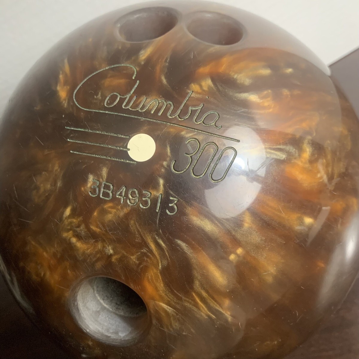 COLUMBIA 300 BOWLING BALL 15 lb 14.5oz USA DRILLED VINTAGE Gold