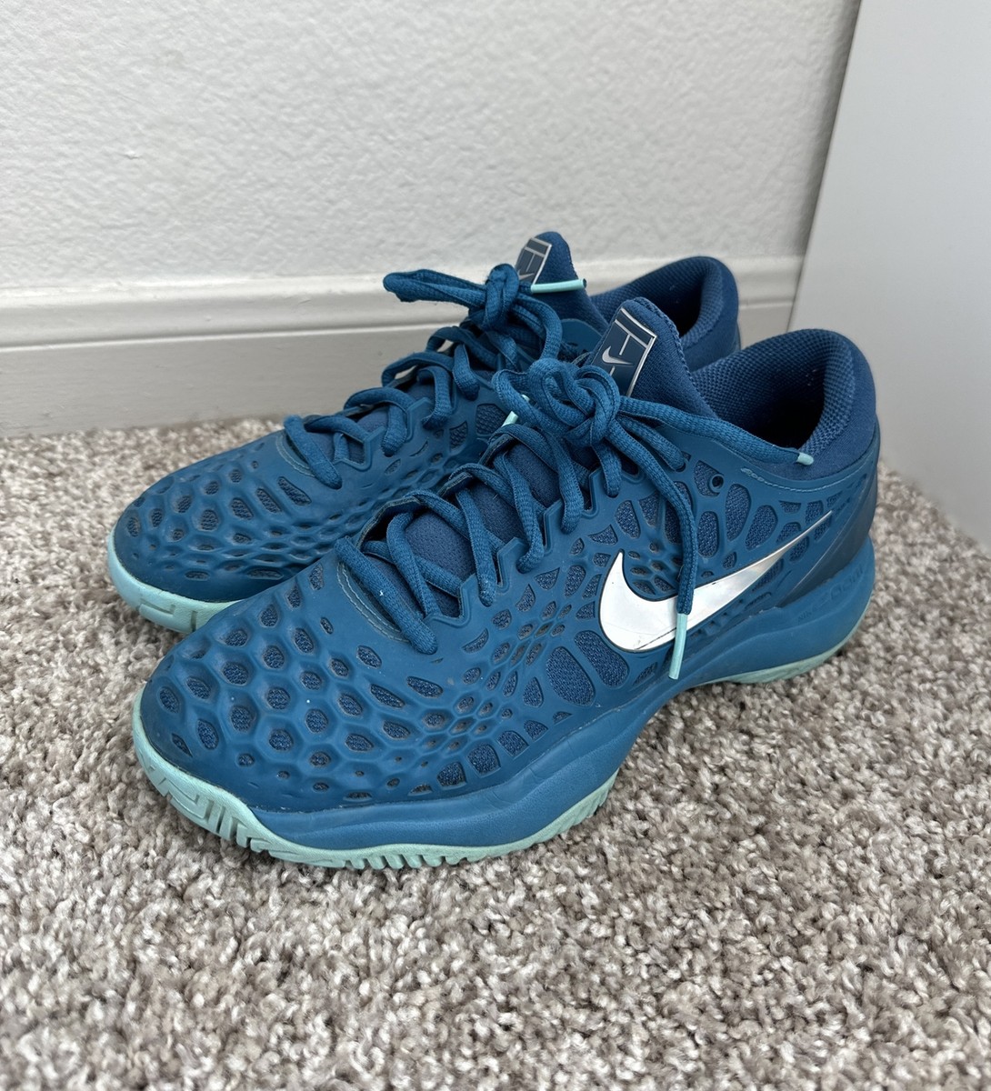 Nike テニスシューズズームケージ3 ナダルモデル ナイキ テニス