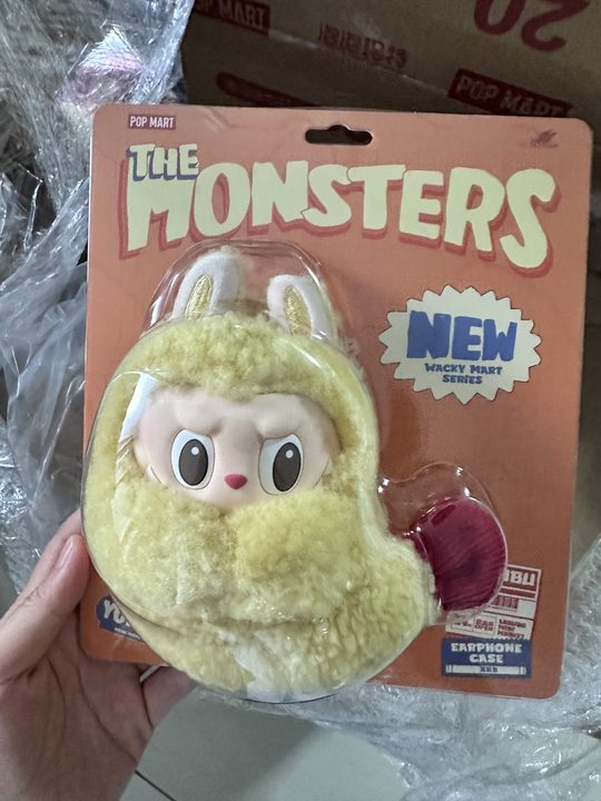 AUTHENTIC THE WACKY MART SERIE EARPHONE CASE HOT TOY CUTE GIFT | eBay