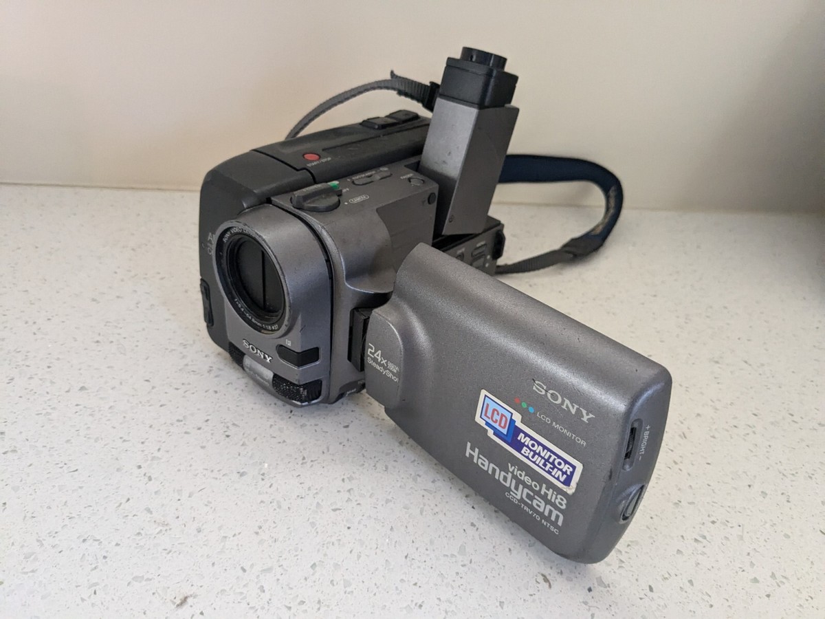 Sony Handycam CCD-TRV70 Hi8 Video8 Tape Analog Camcorder Video