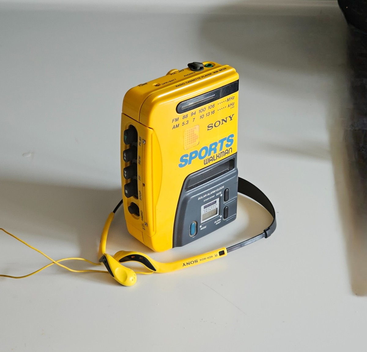 Sony Yelow Sports Walkman WM-BF58 1988 Working+Sony HeadphonesW014