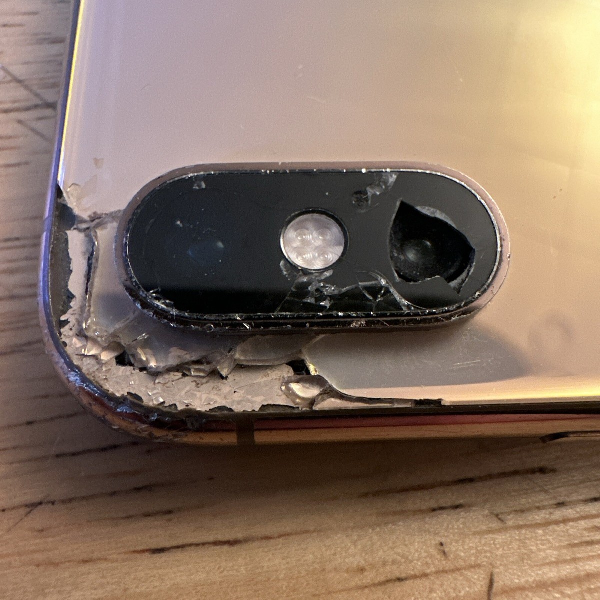 Apple iPhone XS Max 64GB Gold Cracked Front And Back Glass