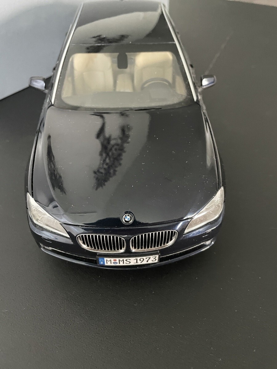 1:18 Scale BMW 750Li (F02) Diecast Model Car Blue Kyosho | eBay