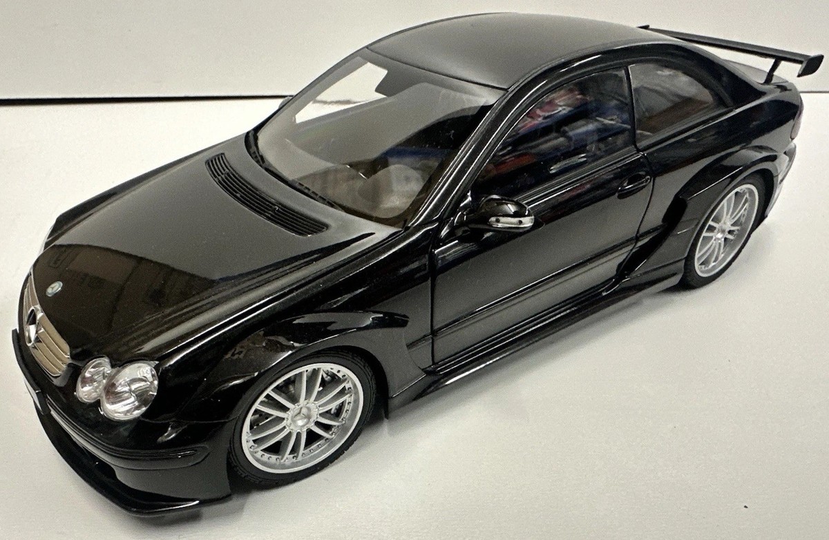 Kyosho 1/18 Diecast Model Car - Mercedes Benz CLK DTM AMG Coupe