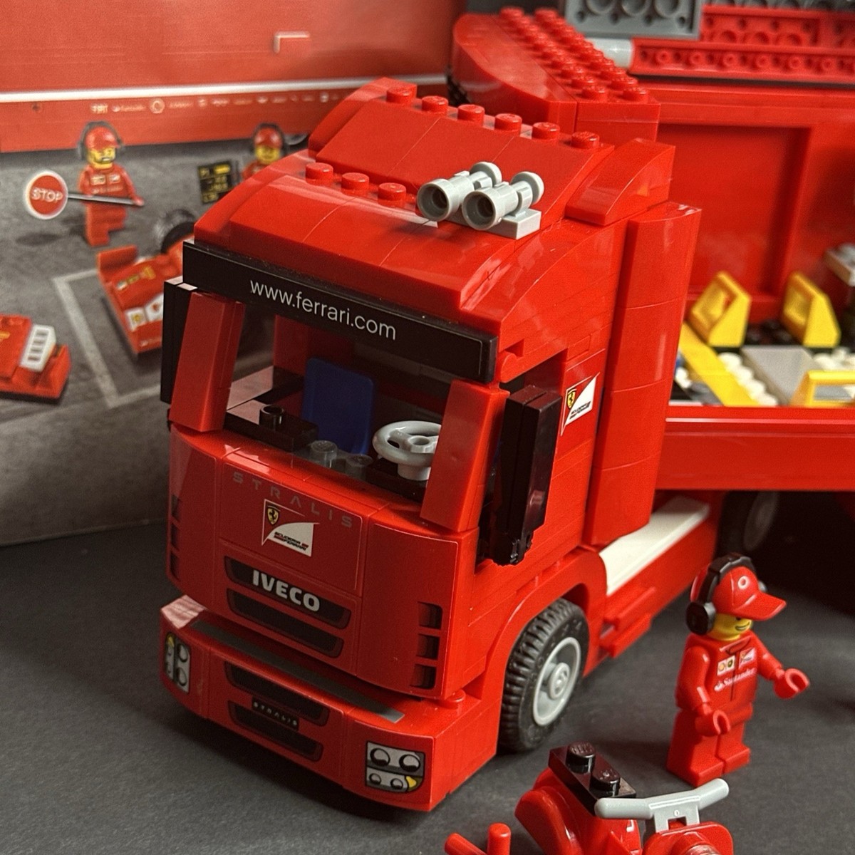 LEGO SPEED CHAMPIONS: F14 T & Scuderia Ferrari Truck 75913 Retired