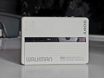ULTRA RARE 1988 WHITE SONY WM-503 WALKMAN JAPANESE IMPORT DYNAMIC
