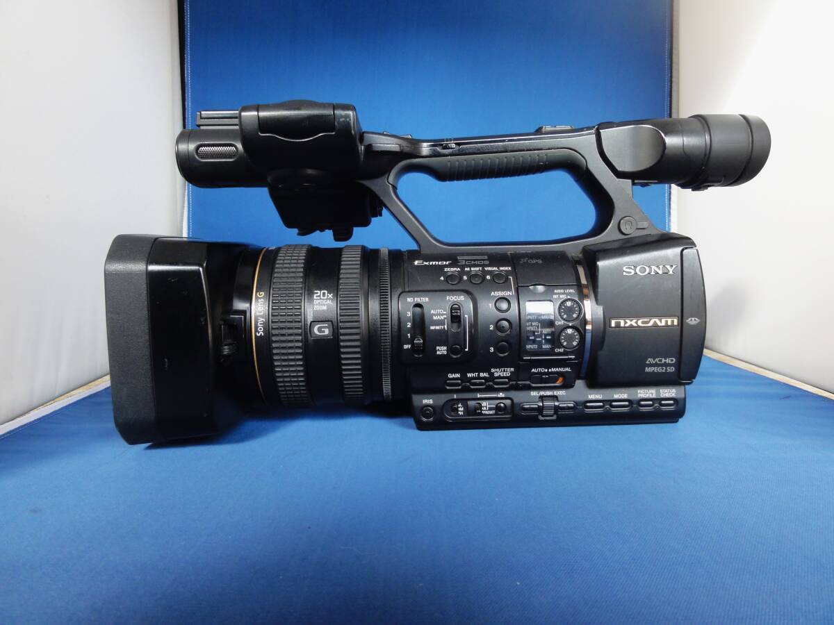 Sony HXR-NX5J NXCAM Camcorder Color Black Accessories Included