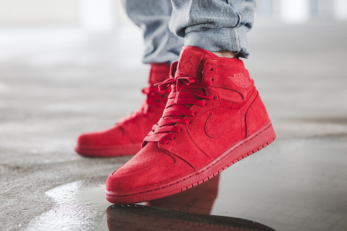 NIKE AIR JORDAN 1 RETRO HIGH Hi Triple Red SUEDE Yeezy October I