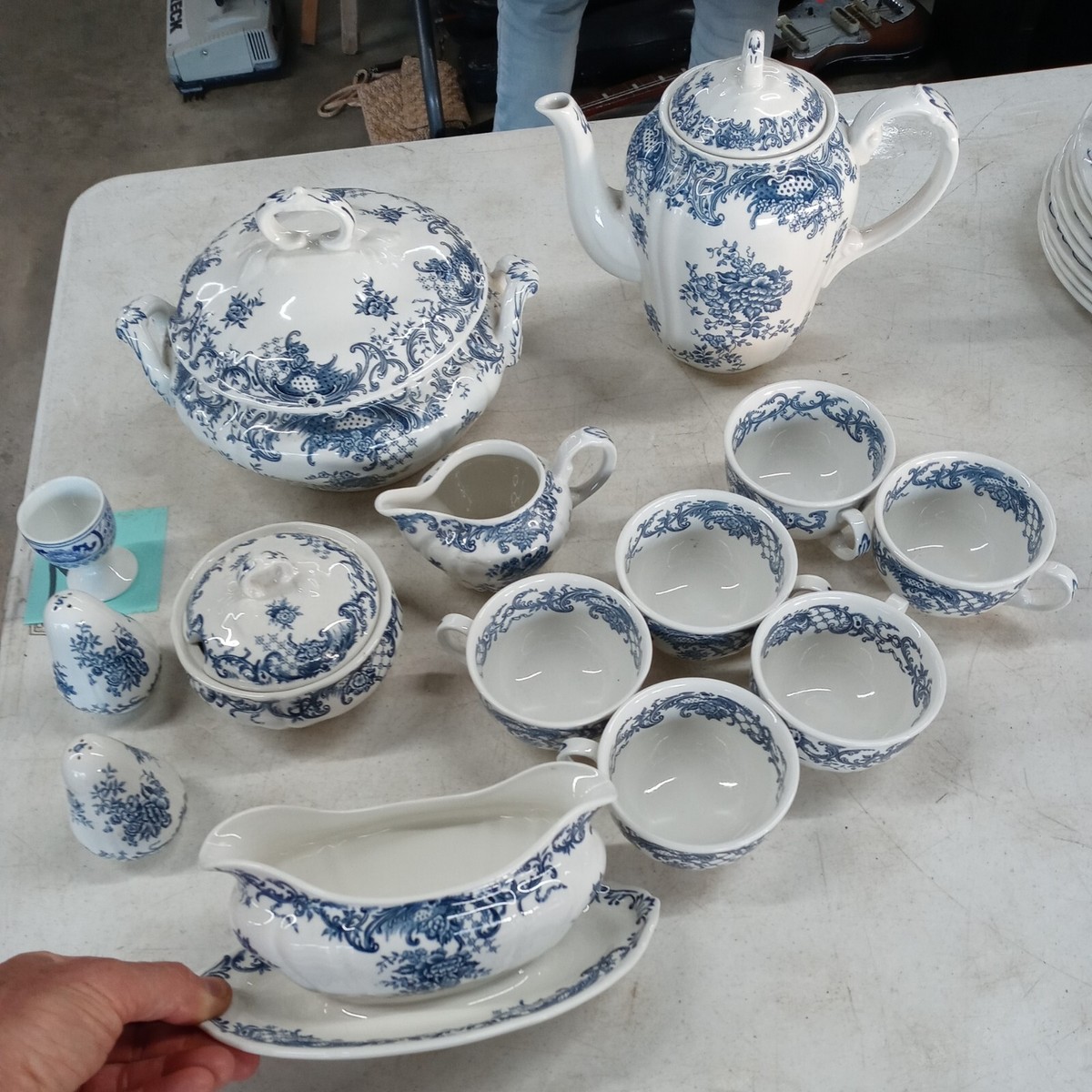 13 pcs. Villeroy & Boch VALERIA TRANSFERWARE COFFEE POT BLUE TOILE