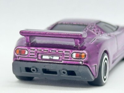 INHAND Hot Wheels 2025 Super Treasure Hunt '94 Bugatti EB110 SS