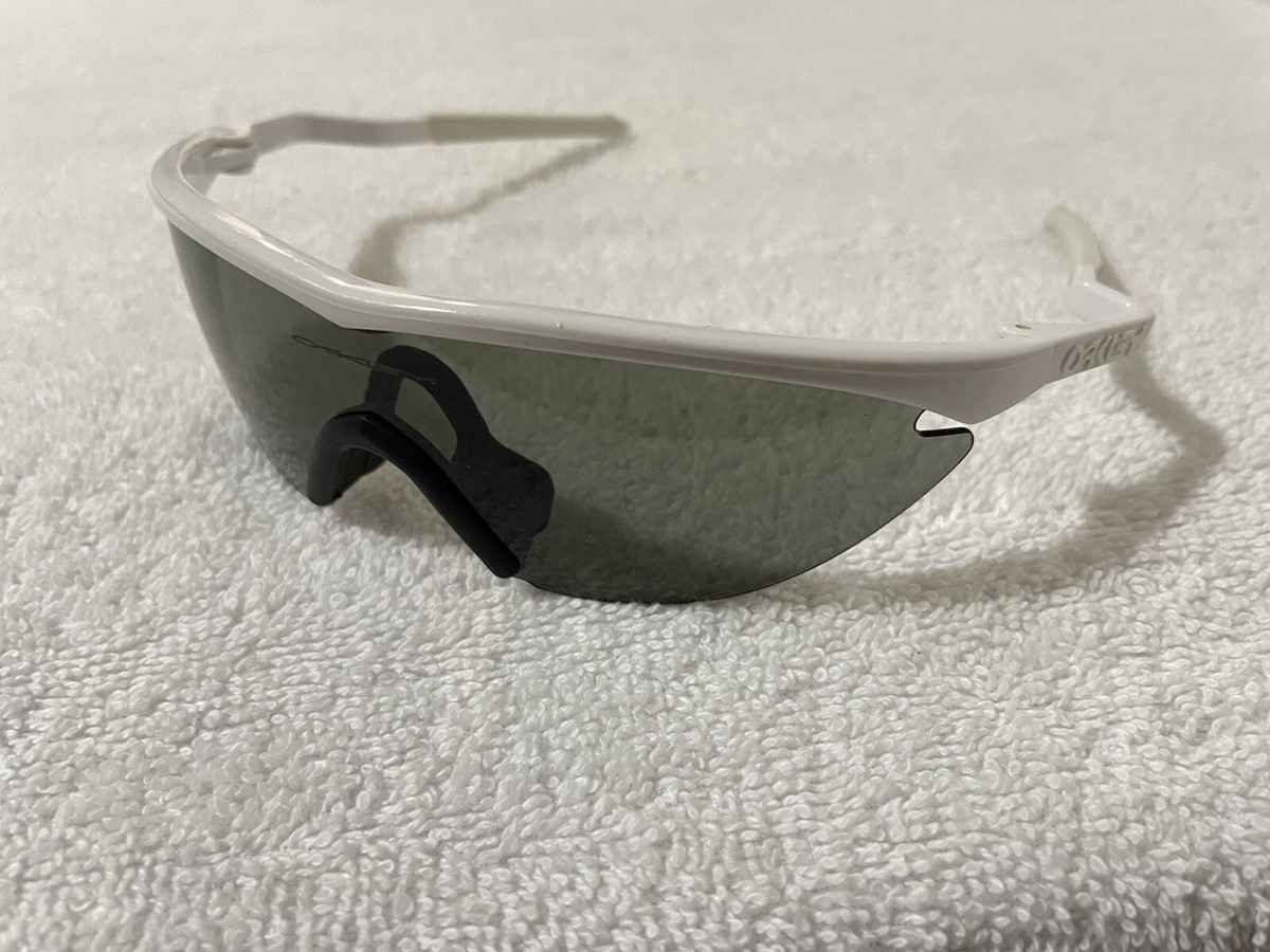 Oakley Mumbo M Frame Gen 1 White - GREY PROTOTYPE - VERY NICE | eBay