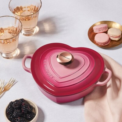 Le Creuset Cocotte D'amour 7.8in 20cm Heart Cocotte - Berry Pink