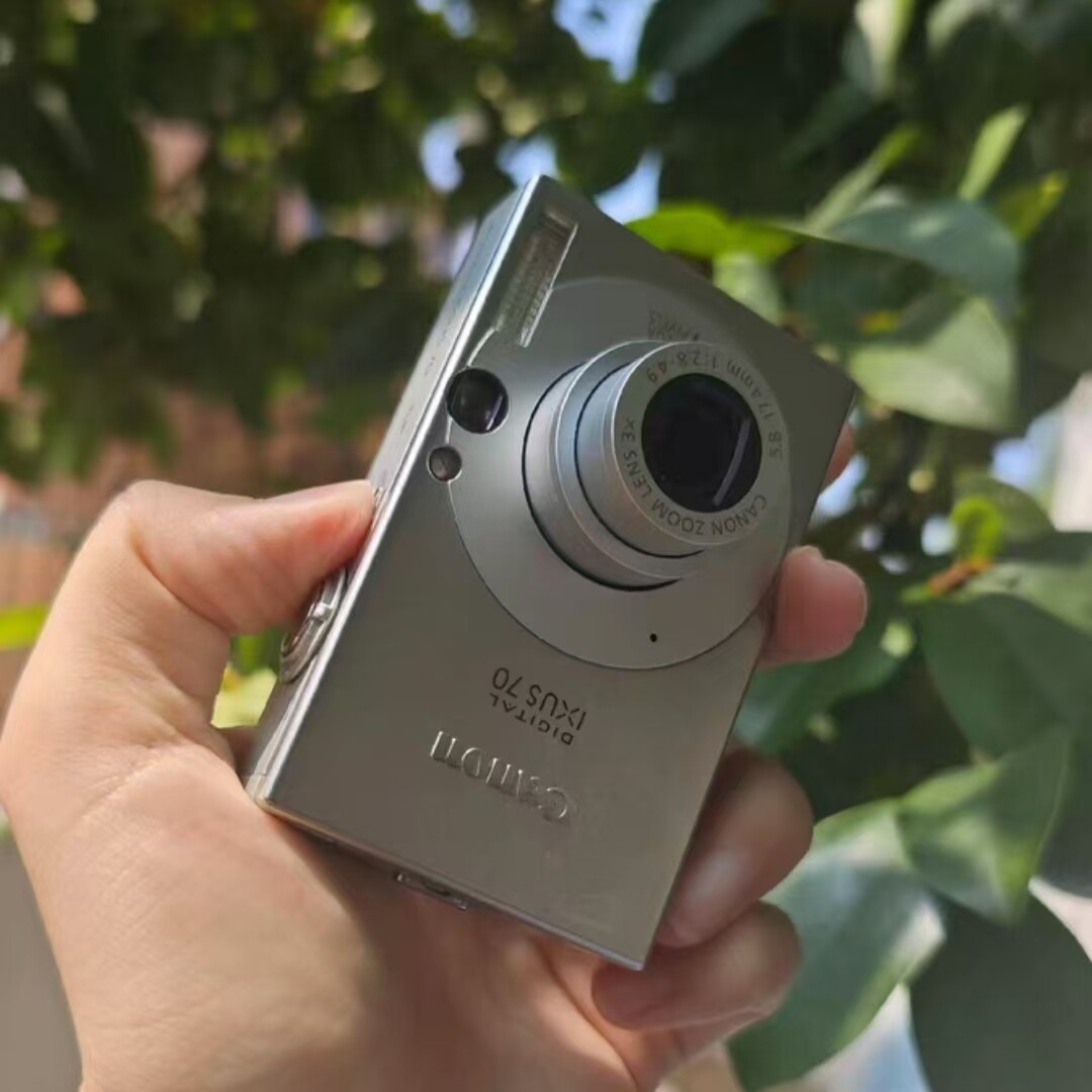 Canon IXUS 70 SD1000 7.1MP 3X Optical CCD Vintage Digital Camera