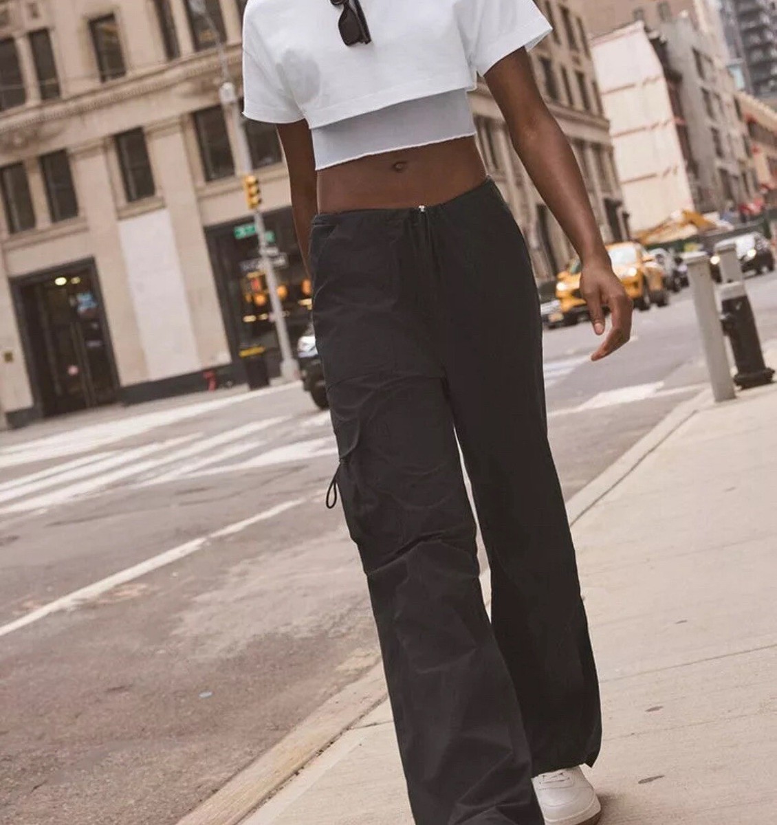 Alo Yoga Black Low Rise Megastar Cargo Pants Size Large /XL - NWOT