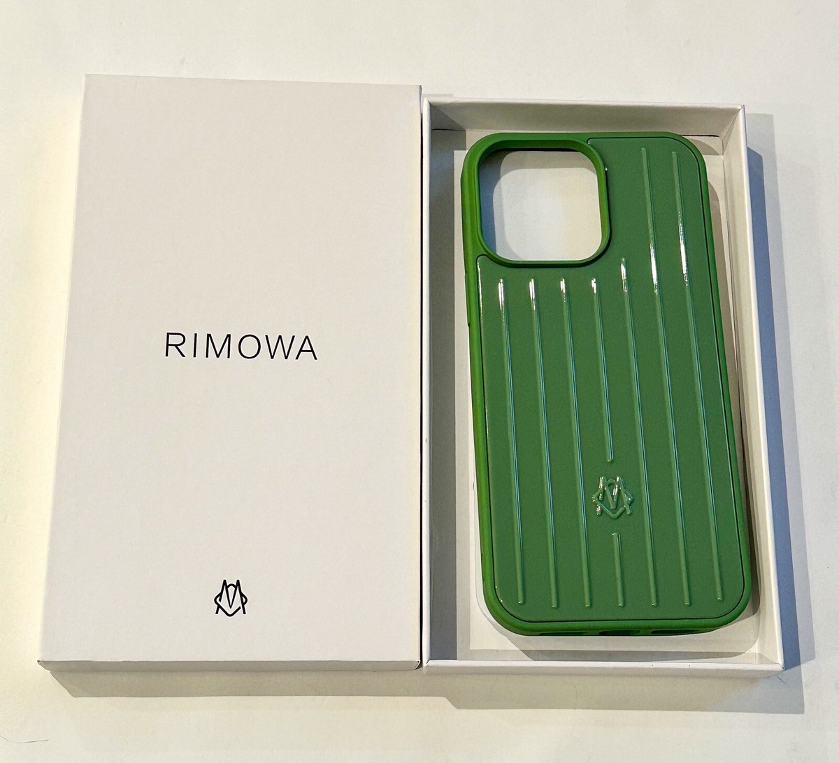RIMOWA iPhone 16Pro用 iMagSafe 対応ケース 新品未使用RIMOWA iPhone