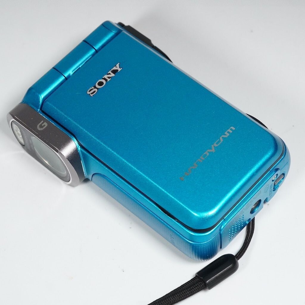 SONY HDR-GW77 20.4 MP Waterproof Video Camera Handycam - Blue used