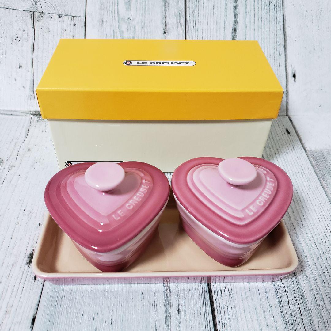 Le Creuset Heart Cocotte Putite Ramekin D'Amour Tray Set Rose