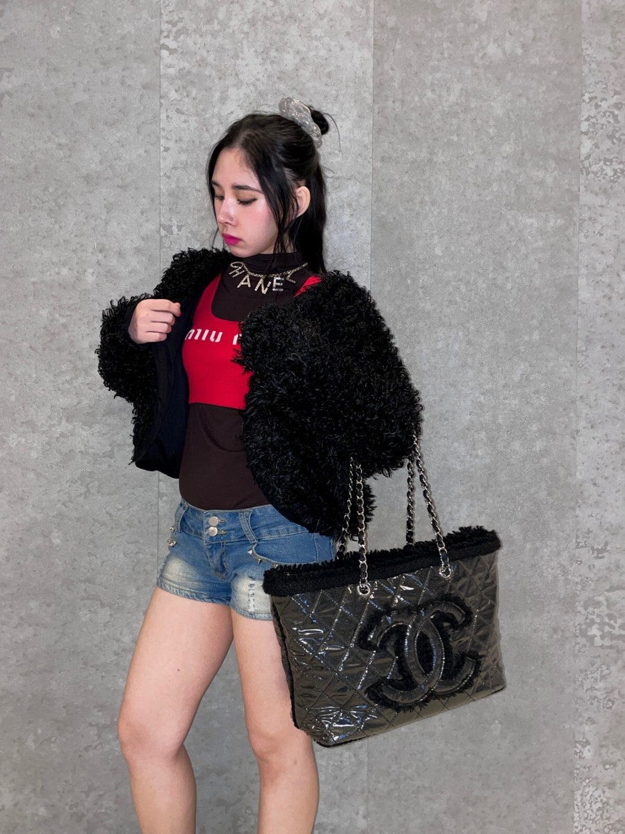 RAREAuth CHANEL Matelasse Jumbo Coco Mark Fleece PVC Chain