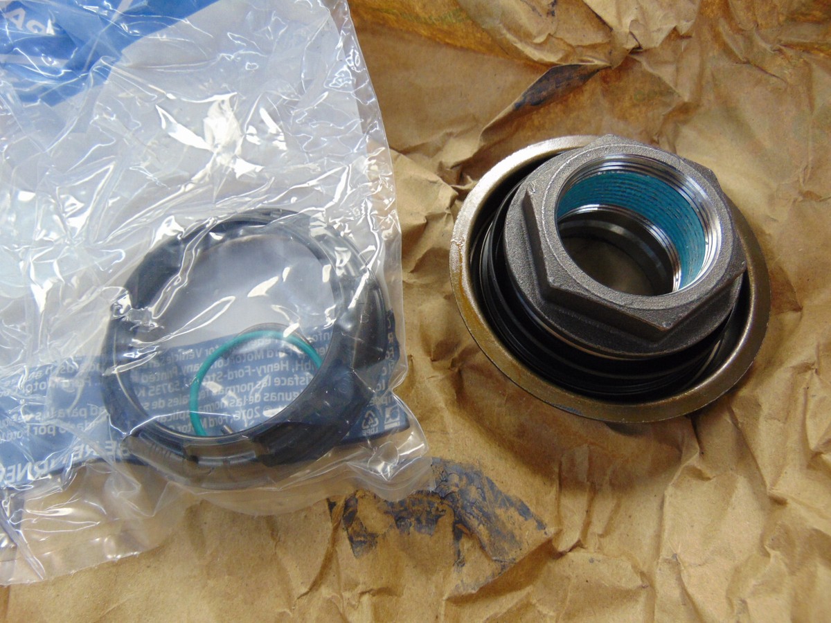 New OE Ford Front Axle Pinion Seal Kit, L1MZ4676C, Lincoln Aviator