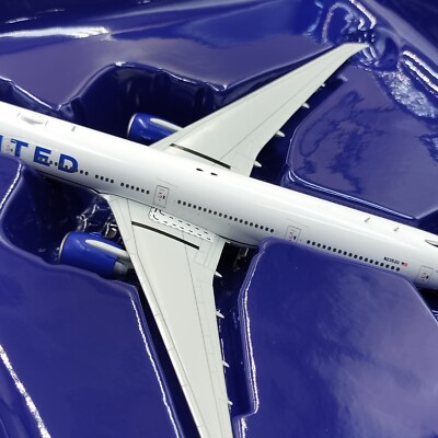 航空機・ヘリコプター Gemini 1/400 B777-300ER United Airlnes Gemini