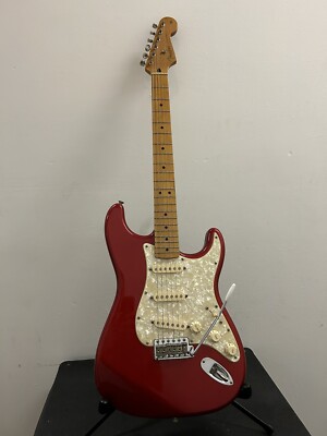 2000 Fender Mexico Deluxe Series Powerhouse Strat Candy Apple Red