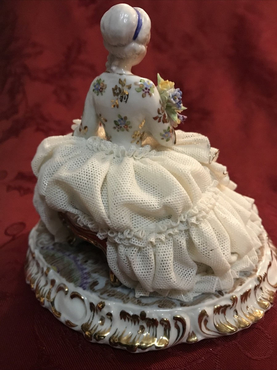 Luigi Fabris Porcelain Lace Capodimonte Figurine Lady With Bouquet