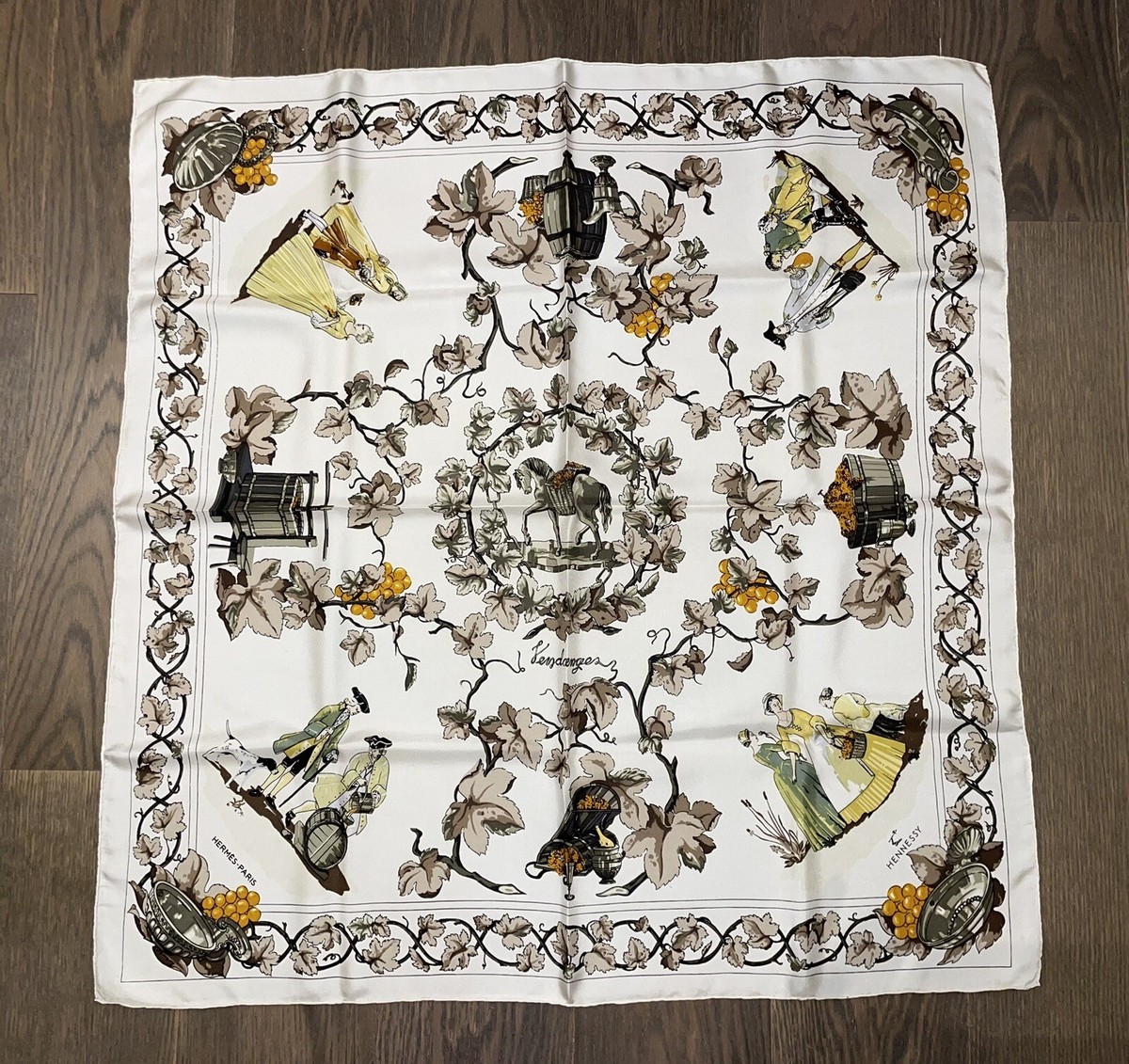 Rare Special Edition Hermes scarf Carre Foulard Tuch Vendanges II