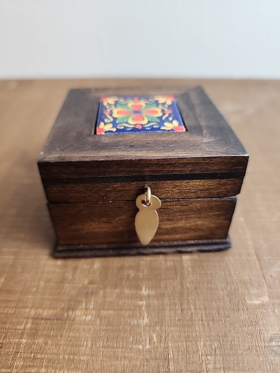 Handmade Wooden Trinket Box with Painted Tile El Viejo Arte Mini 3