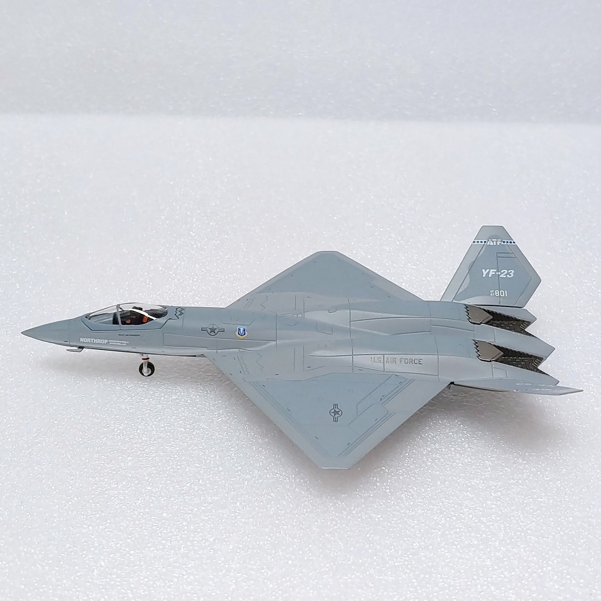 1/144 YF-23 グレイゴースト YF-23 `Gray Ghost` PAV-2 (完成品飛行機