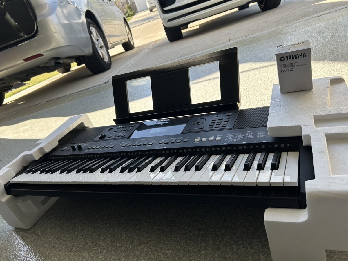 Yamaha PSR-E463 Touch Response Portable Keyboard 61 Key for sale