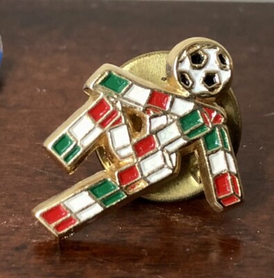 FIFAサッカーワールドカップ1990イタリア大会公式グッズ（チャーム