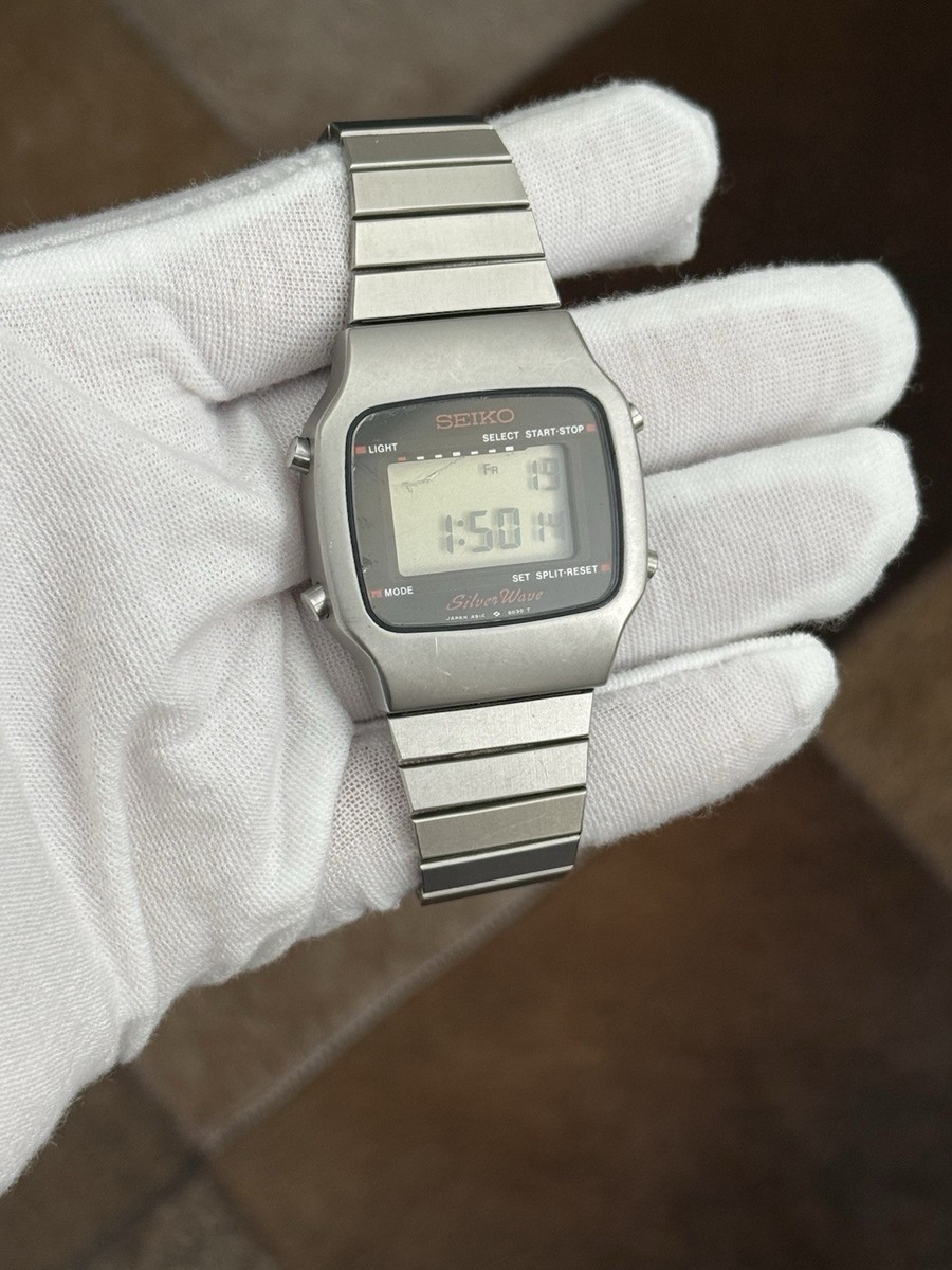 Rare Vintage Seiko Silver Wave Men's Digital Sports Watch A914