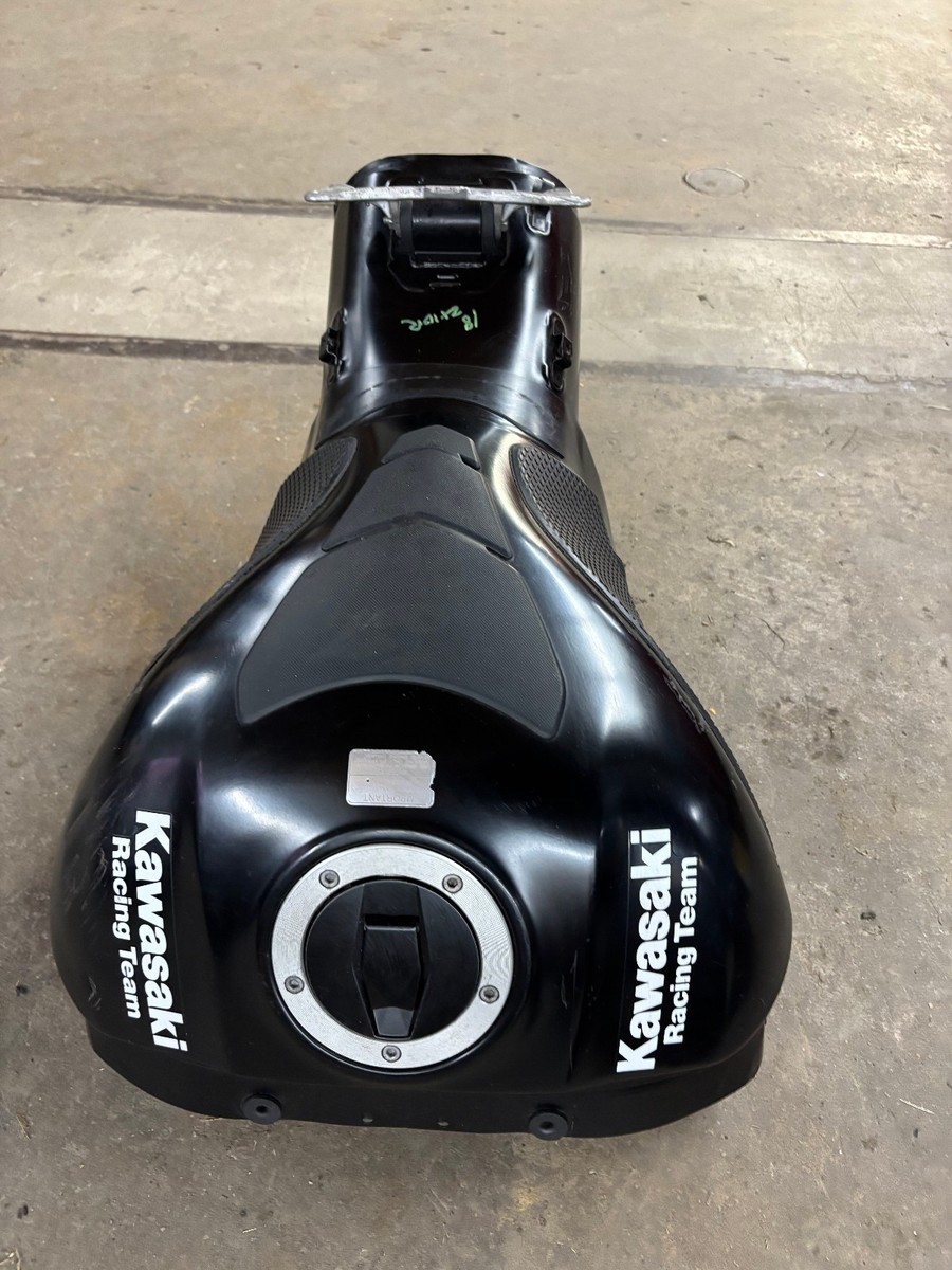 Kawasaki Ninja ZX10R ZX10 2018 2020 2019 OEM Fuel Gas Tank Cell