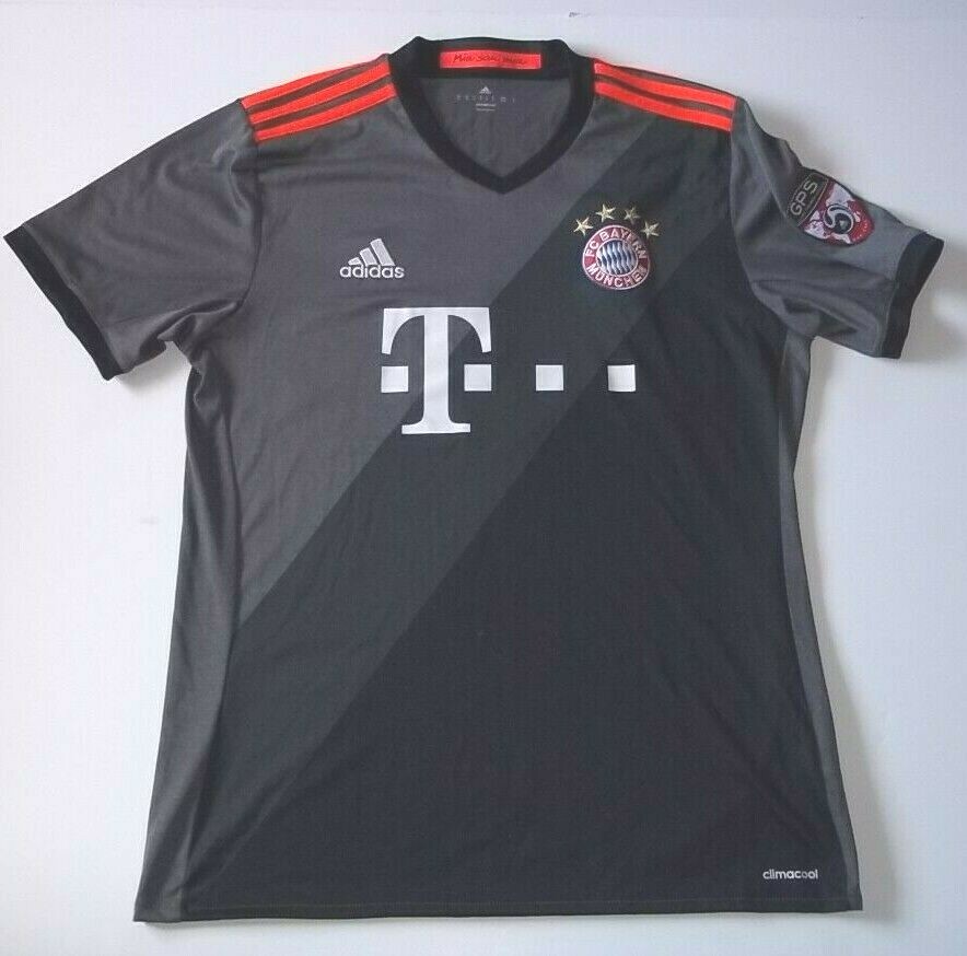 FC Bayern Munchen Adidas Football Club Jersey -Mens Medium - Serge