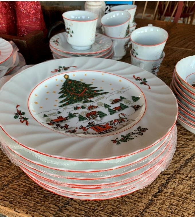 Rare Large Set Kopin Christmas Pleasure 32 pcs Plates Bowls