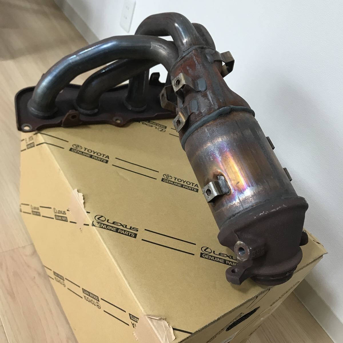 Genuine 08-15 Toyota Alphard 2AZ 2.4L Catalytic Converter 25051