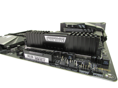 GIGABYTE Z390 AORUS Pro Intel LGA1151 ATX DDR4 Motherboard W/ i7