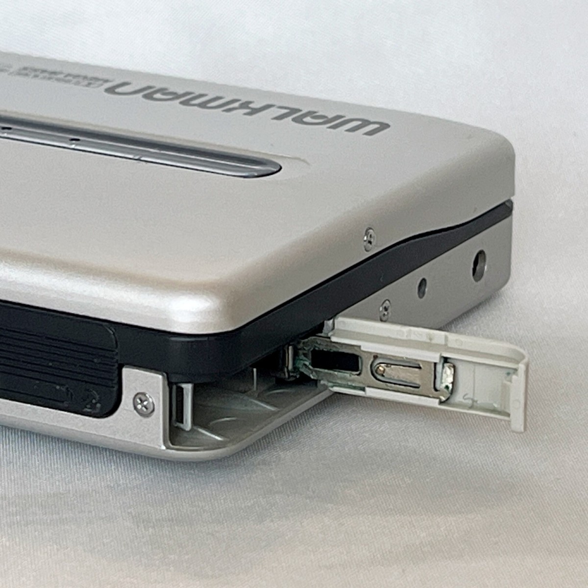 SONY WM-FX877 1999 W/accesories Radio Walkman Cassette Player From