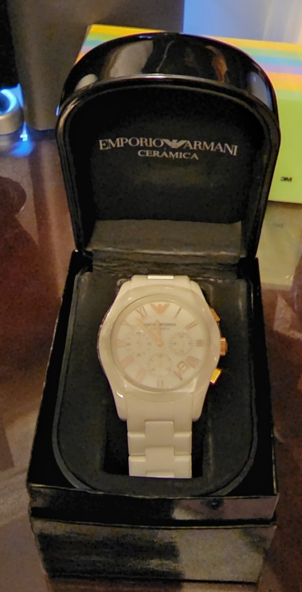 NEW IN BOX EMPORIO ARMANI Ceramica White AR1416 Quartz analog