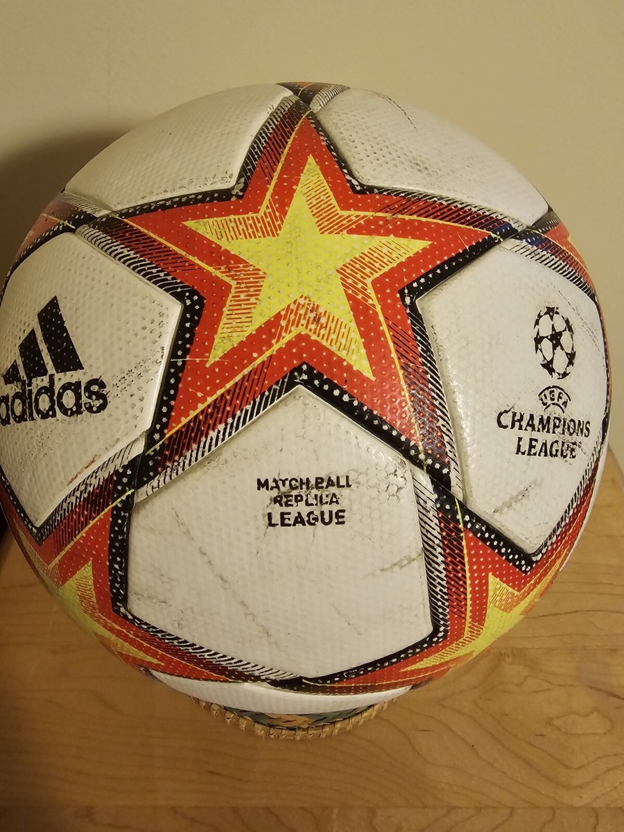 Adidas 21-22 UEFA Champions League Finale Match Soccer Ball White
