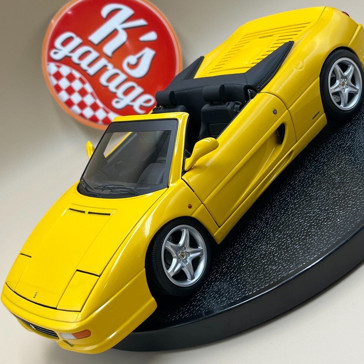 Hot Wheels Elite 1/18 Ferrari F355 spider yellow BLY35 diecast